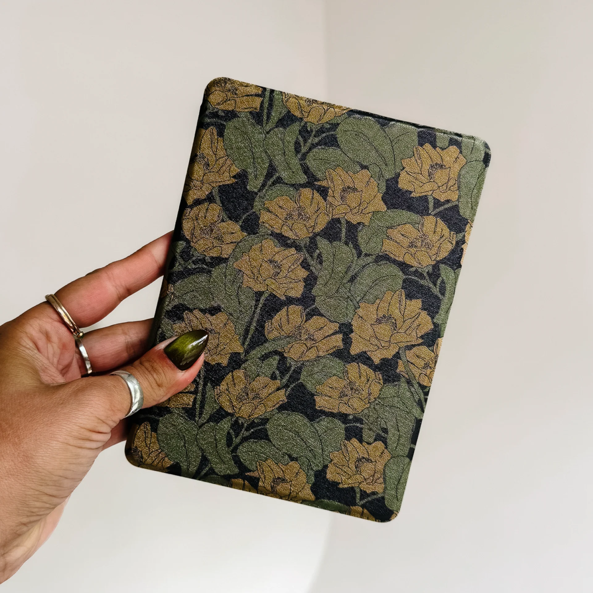 Autumn Court • Kobo Case