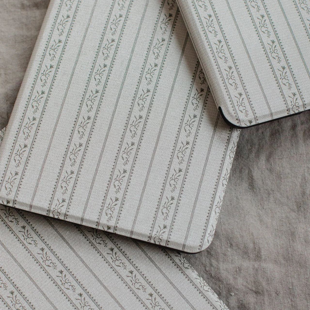 Edelweiss • Kindle Case - Image 10